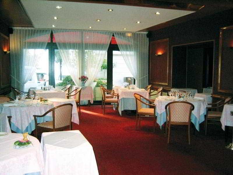 Hotel Le Bourgogne Évian-les-Bains Zimmer foto